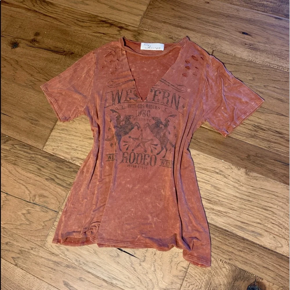 Distressed Rust T-Shirt - Picture 1 of 2